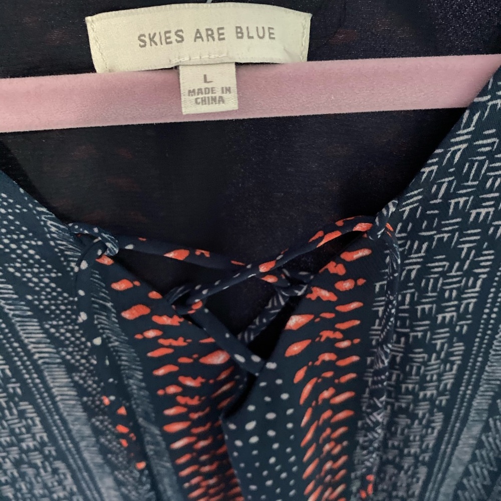 Skies are Blue ☁️💙coral and navy blue print. - Picture 4 of 5